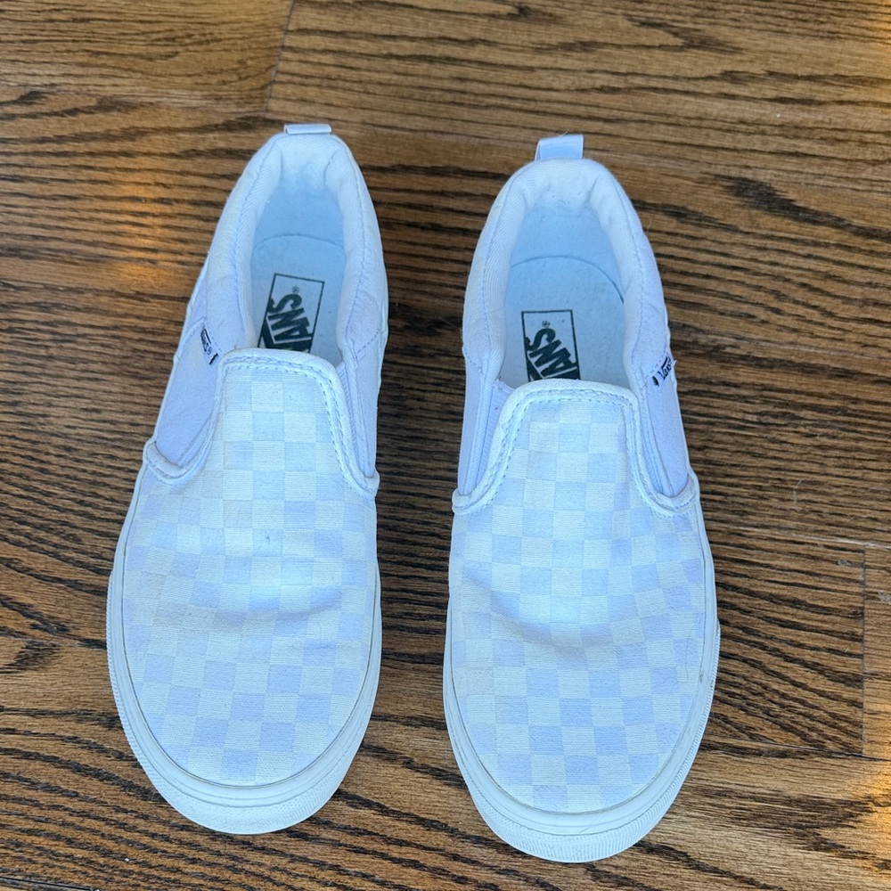 Vans Kids White Slip-On Sneakers with Subtle Checkerboard
